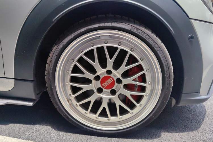 Used MINI JCW 2022 2.0T JOHN COOPER WORKS ALL-IN Right Front Wheel Hub