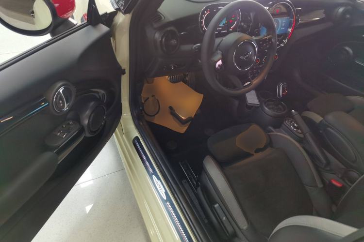 Used MINI JCW 2022 2.0T JOHN COOPER WORKS ALL-IN Interior 3