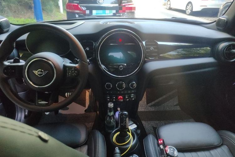 Used MINI JCW 2023 Facelift 2.0T JOHN COOPER WORKS ALL-IN Center Console
