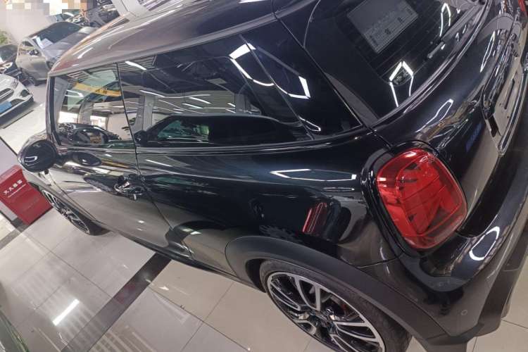 Used MINI JCW 2023 2.0T JOHN COOPER WORKS Pat Moss Commemorative Edition Exterior 3
