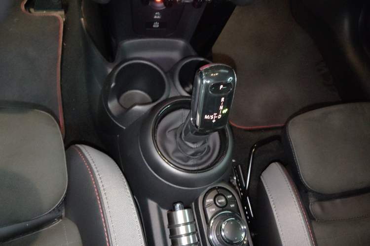 Used MINI JCW 2023 2.0T JOHN COOPER WORKS Pat Moss Commemorative Edition Gear Lever
