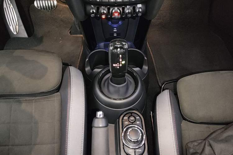 Used MINI JCW 2023 Facelift 2.0T JOHN COOPER WORKS ALL-IN Gear Lever
