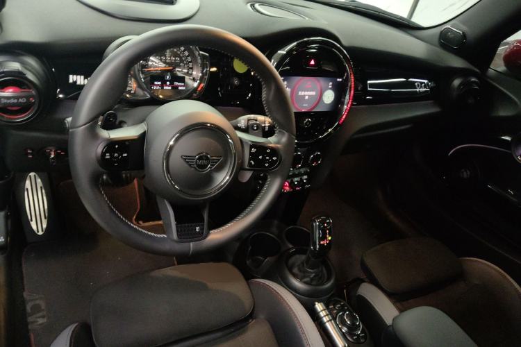 Used MINI JCW 2023 2.0T JOHN COOPER WORKS Pat Moss Commemorative Edition Interior 2