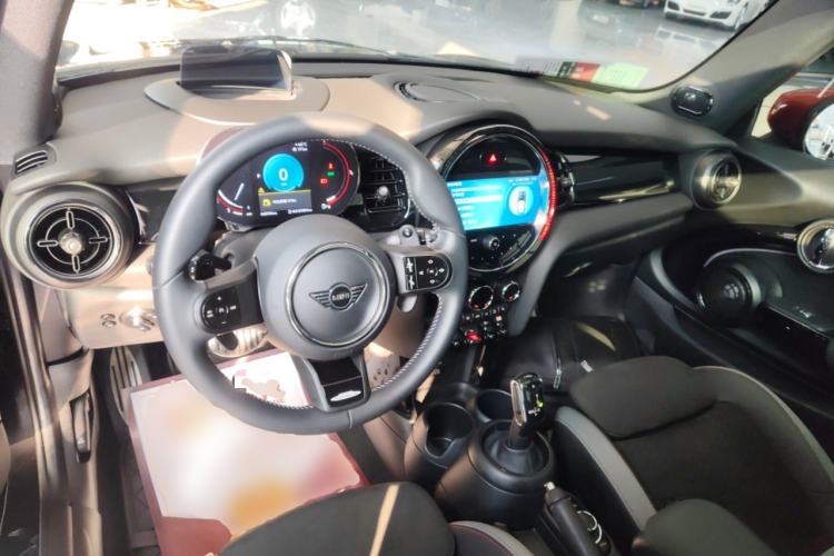 Used MINI JCW 2023 Facelift 2.0T JOHN COOPER WORKS ALL-IN Interior 2