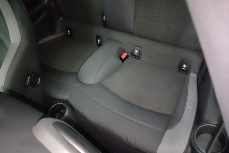Used MINI JCW 2023 2.0T JOHN COOPER WORKS Pat Moss Commemorative Edition Interior 4