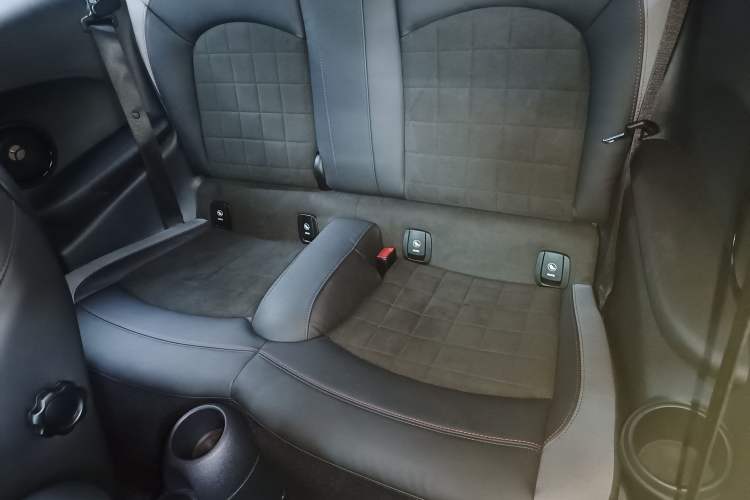 Used MINI JCW 2023 2.0T JOHN COOPER WORKS Pat Moss Commemorative Edition Interior 4