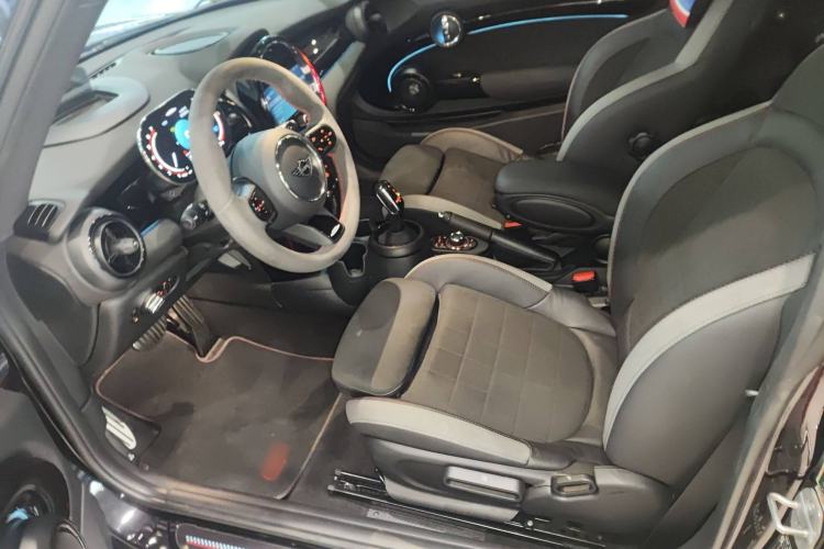 Used MINI JCW 2023 Facelift 2.0T JOHN COOPER WORKS ALL-IN Left Front Seat