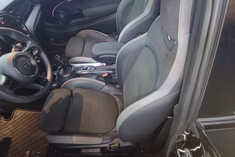 Used MINI JCW 2023 2.0T JOHN COOPER WORKS Pat Moss Commemorative Edition Left Front Seat