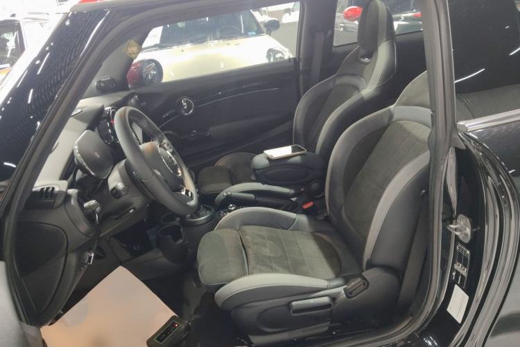 Used MINI JCW 2023 Facelift 2.0T JOHN COOPER WORKS ALL-IN Left Front Seat