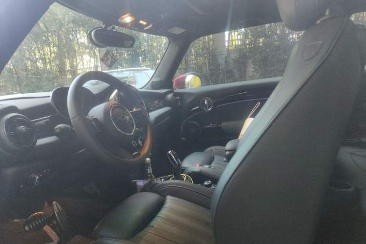 Used MINI JCW 2023 Facelift 2.0T JOHN COOPER WORKS ALL-IN Left Front Seat