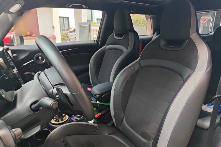 Used MINI JCW 2023 Facelift 2.0T JOHN COOPER WORKS ALL-IN Left Front Seat