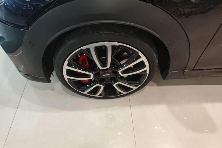 Used MINI JCW 2023 Facelift 2.0T JOHN COOPER WORKS ALL-IN Left Front Wheel Hub