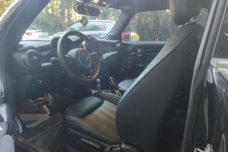 Used MINI JCW 2023 Facelift 2.0T JOHN COOPER WORKS ALL-IN Left Rear Seat