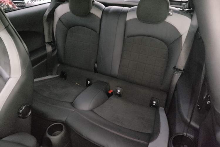 Used MINI JCW 2023 Facelift 2.0T JOHN COOPER WORKS ALL-IN Left Rear Seat
