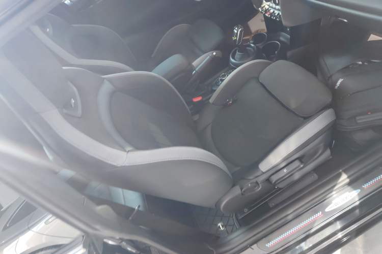 Used MINI JCW 2023 Facelift 2.0T JOHN COOPER WORKS ALL-IN Right Front Seat