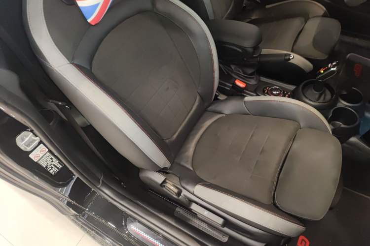 Used MINI JCW 2023 Facelift 2.0T JOHN COOPER WORKS ALL-IN Right Front Seat