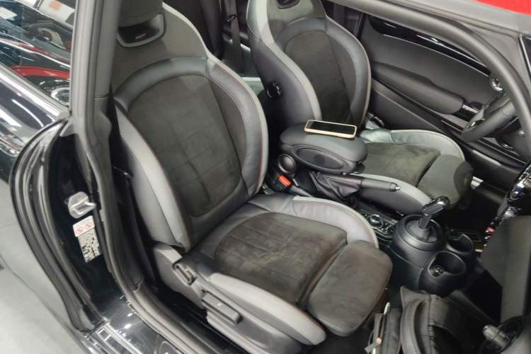 Used MINI JCW 2023 Facelift 2.0T JOHN COOPER WORKS ALL-IN Right Front Seat