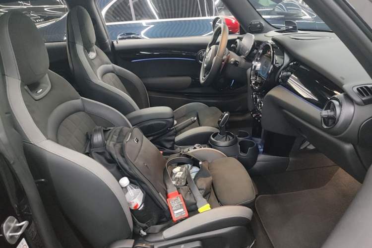 Used MINI JCW 2023 Facelift 2.0T JOHN COOPER WORKS ALL-IN Right Front Seat