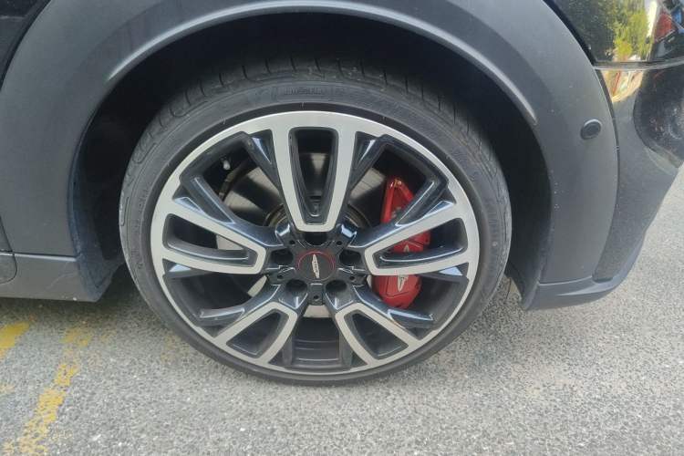 Used MINI JCW 2023 Facelift 2.0T JOHN COOPER WORKS ALL-IN Right Front Wheel Hub