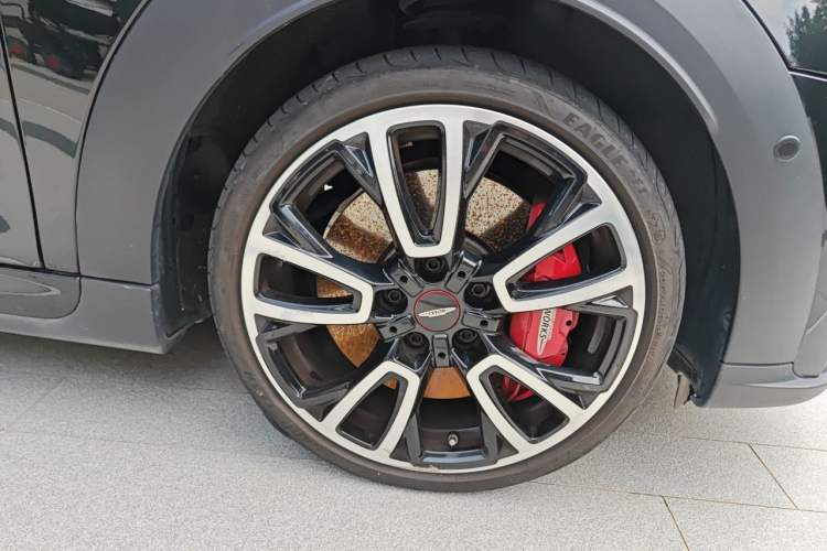 Used MINI JCW 2023 Facelift 2.0T JOHN COOPER WORKS ALL-IN Right Front Wheel Hub