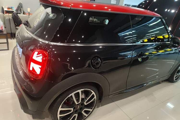 Used MINI JCW 2023 Facelift 2.0T JOHN COOPER WORKS ALL-IN Right Rear Door Interior