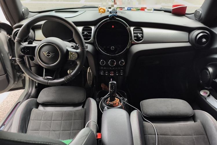 Used MINI JCW 2023 Facelift 2.0T JOHN COOPER WORKS ALL-IN Center Console