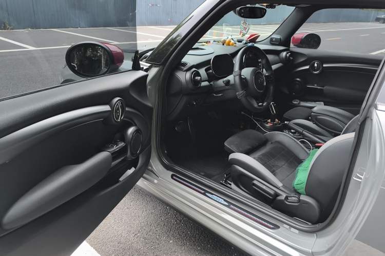 Used MINI JCW 2023 Facelift 2.0T JOHN COOPER WORKS ALL-IN Driver Seat