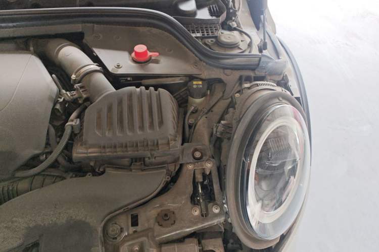 Used MINI JCW 2023 2.0T JOHN COOPER WORKS ALL-IN Engine Bay Left