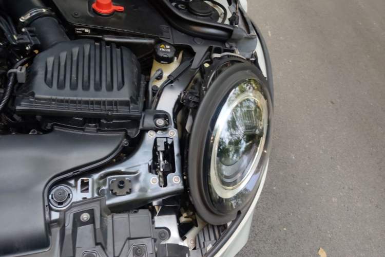 Used MINI JCW 2023 2.0T JOHN COOPER WORKS ALL-IN Engine Bay Left