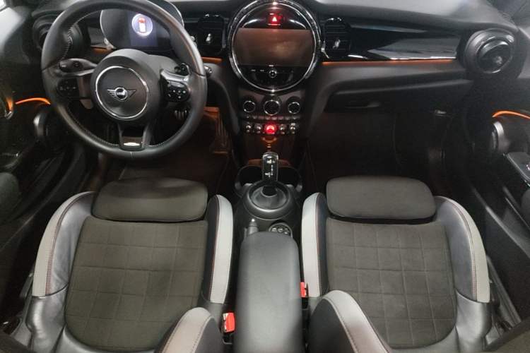 Used MINI JCW 2023 Facelift 2.0T JOHN COOPER WORKS ALL-IN Center Console