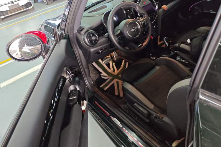 Used MINI JCW 2023 Facelift 2.0T JOHN COOPER WORKS ALL-IN Driver Seat