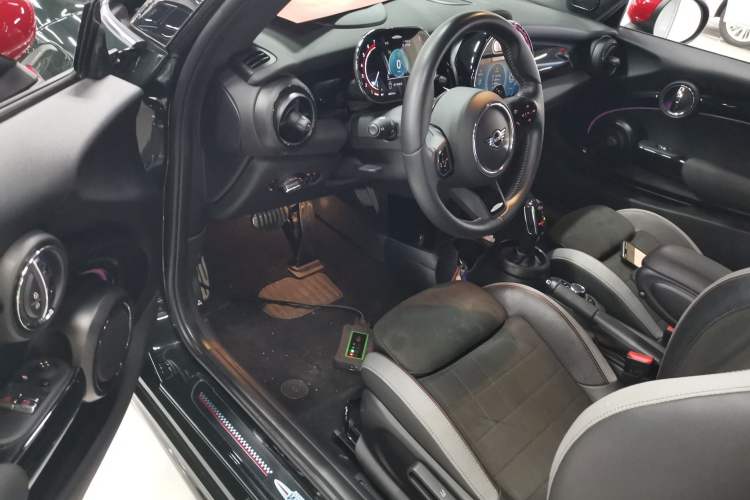 Used MINI JCW 2023 Facelift 2.0T JOHN COOPER WORKS ALL-IN Driver Seat