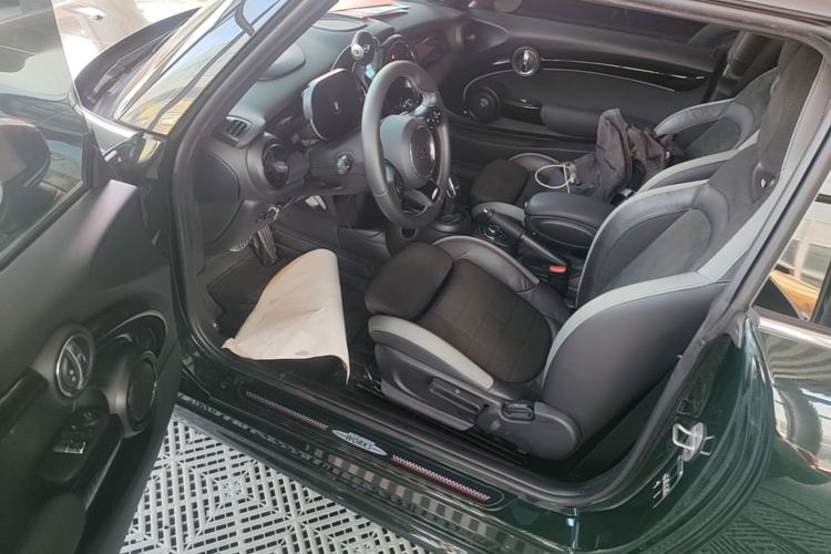 Used MINI JCW 2023 Facelift 2.0T JOHN COOPER WORKS ALL-IN Driver Seat