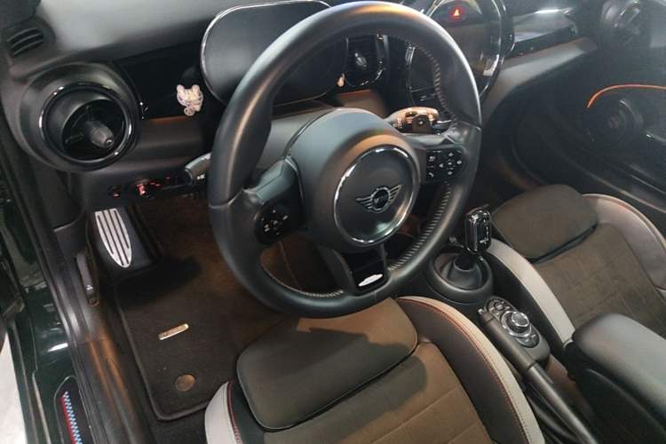 Used MINI JCW 2023 Facelift 2.0T JOHN COOPER WORKS ALL-IN Driver Seat