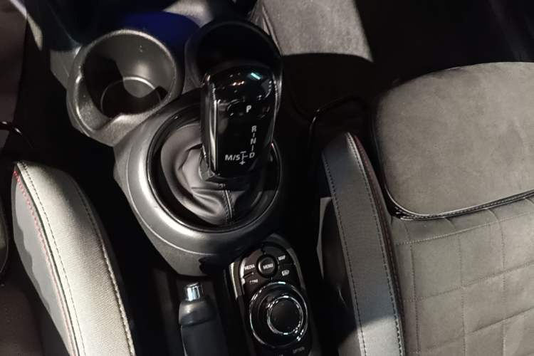 Used MINI JCW 2023 Facelift 2.0T JOHN COOPER WORKS ALL-IN Gear Lever