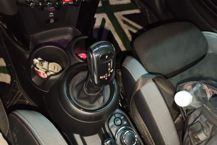 Used MINI JCW 2023 Facelift 2.0T JOHN COOPER WORKS ALL-IN Gear Lever
