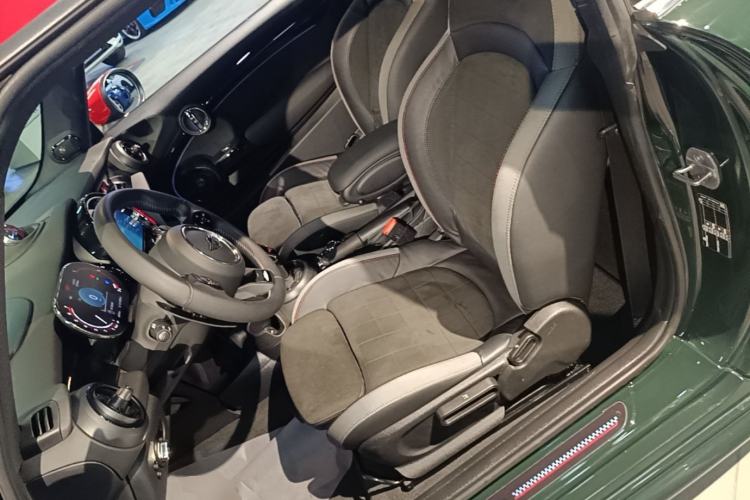 Used MINI JCW 2023 Facelift 2.0T JOHN COOPER WORKS ALL-IN Left Front Seat