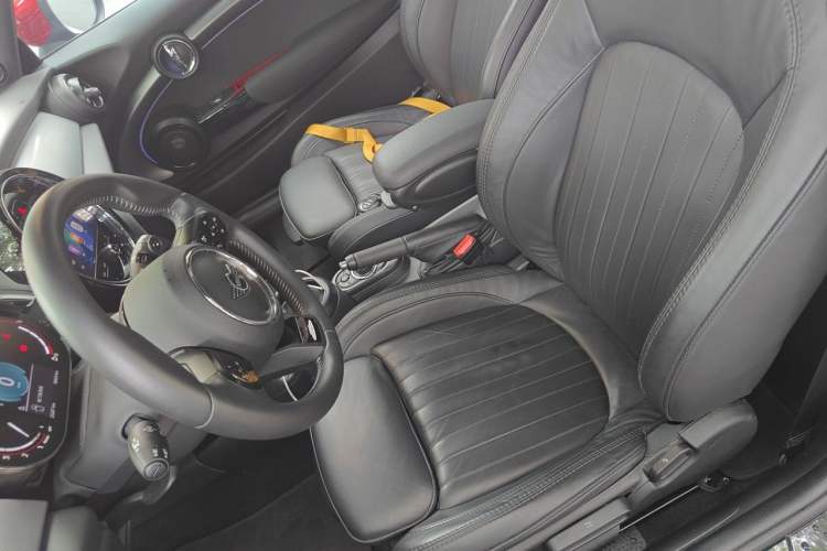 Used MINI JCW 2023 Facelift 2.0T JOHN COOPER WORKS ALL-IN Left Front Seat