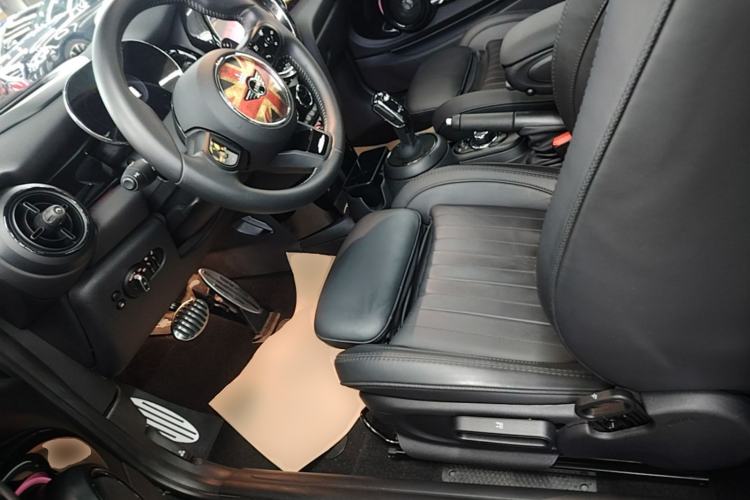 Used MINI JCW 2023 Facelift 2.0T JOHN COOPER WORKS ALL-IN Left Front Seat