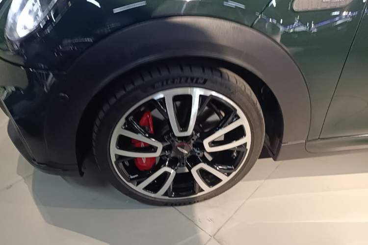 Used MINI JCW 2023 Facelift 2.0T JOHN COOPER WORKS ALL-IN Left Front Wheel Hub