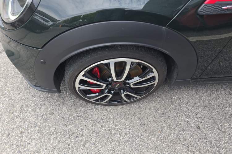 Used MINI JCW 2023 Facelift 2.0T JOHN COOPER WORKS ALL-IN Left Front Wheel Hub