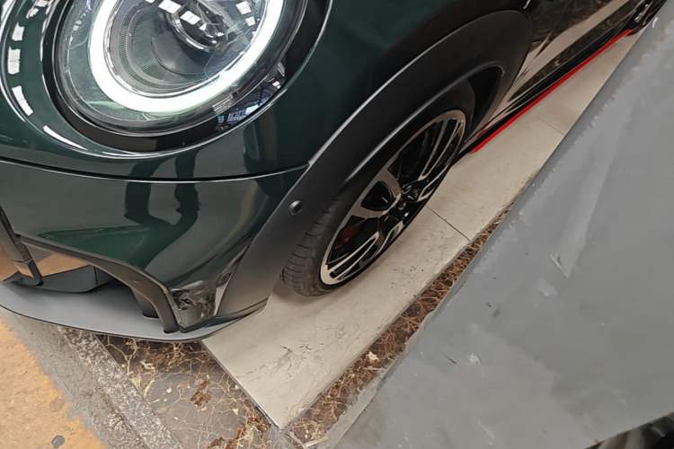 Used MINI JCW 2023 Facelift 2.0T JOHN COOPER WORKS ALL-IN Left Front Wheel Hub