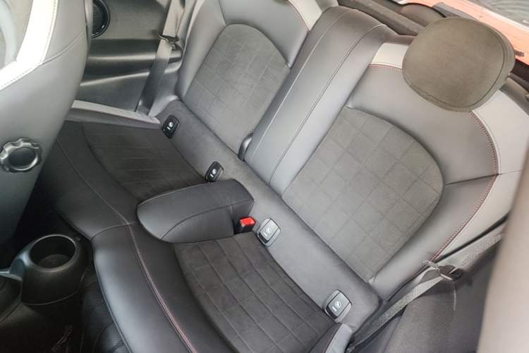 Used MINI JCW 2023 Facelift 2.0T JOHN COOPER WORKS ALL-IN Left Rear Seat