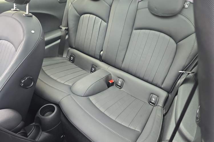 Used MINI JCW 2023 Facelift 2.0T JOHN COOPER WORKS ALL-IN Left Rear Seat