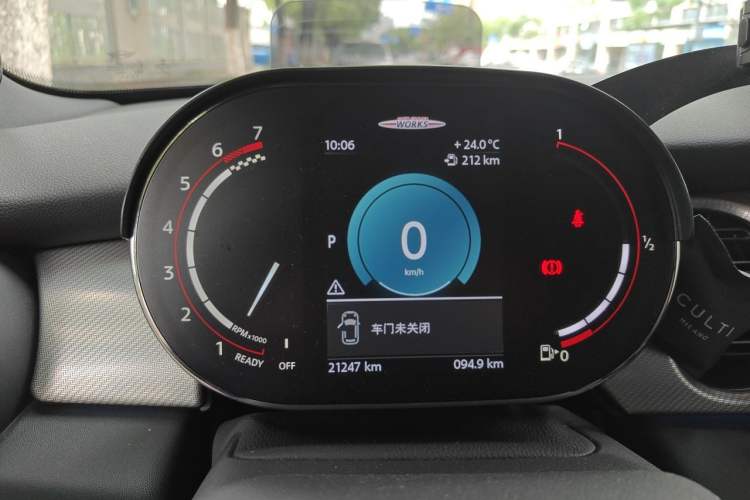 Used MINI JCW 2023 Facelift 2.0T JOHN COOPER WORKS ALL-IN Odometer Close Up