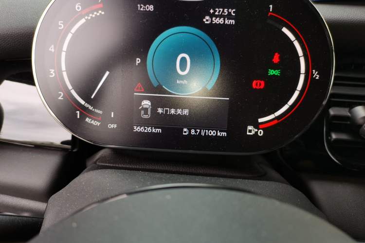 Used MINI JCW 2023 2.0T JOHN COOPER WORKS ALL-IN Odometer Close Up