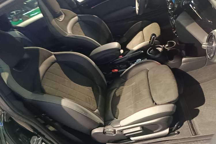 Used MINI JCW 2023 Facelift 2.0T JOHN COOPER WORKS ALL-IN Right Front Seat