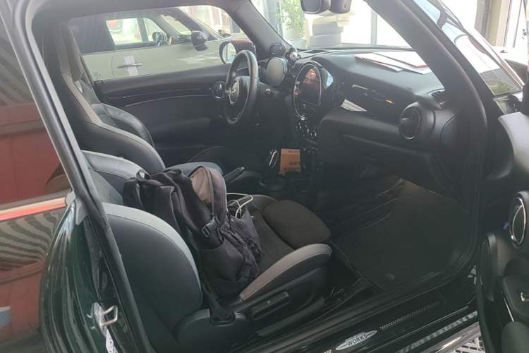 Used MINI JCW 2023 Facelift 2.0T JOHN COOPER WORKS ALL-IN Right Front Seat