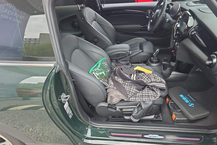 Used MINI JCW 2023 Facelift 2.0T JOHN COOPER WORKS ALL-IN Right Front Seat