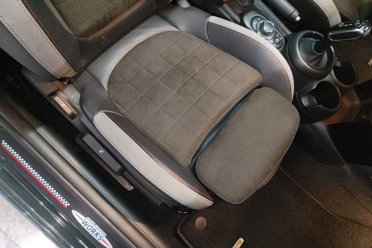 Used MINI JCW 2023 Facelift 2.0T JOHN COOPER WORKS ALL-IN Right Front Seat